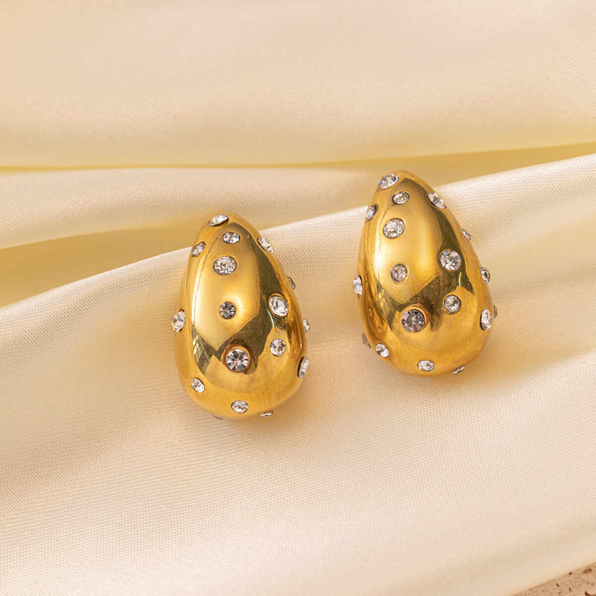 Teardrops studs Earrins - Cubic Zirconia Studded