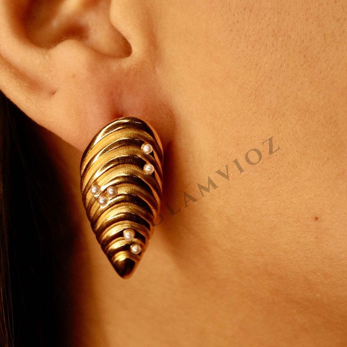 Mussel Shell Studs Earrings