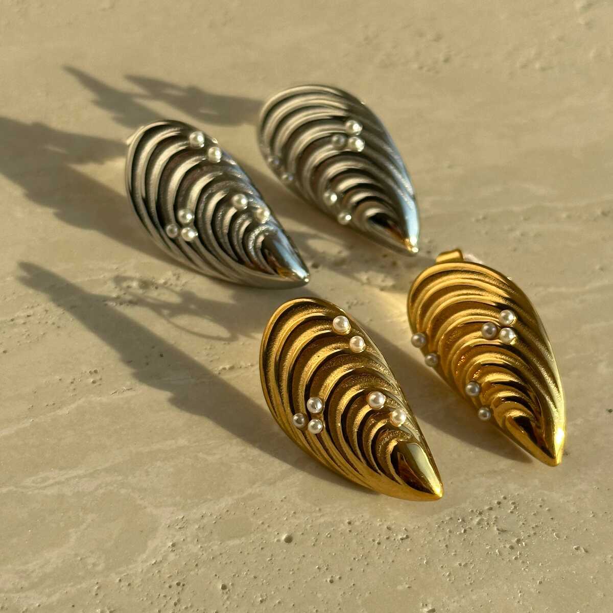 Mussel Shell Studs Earrings