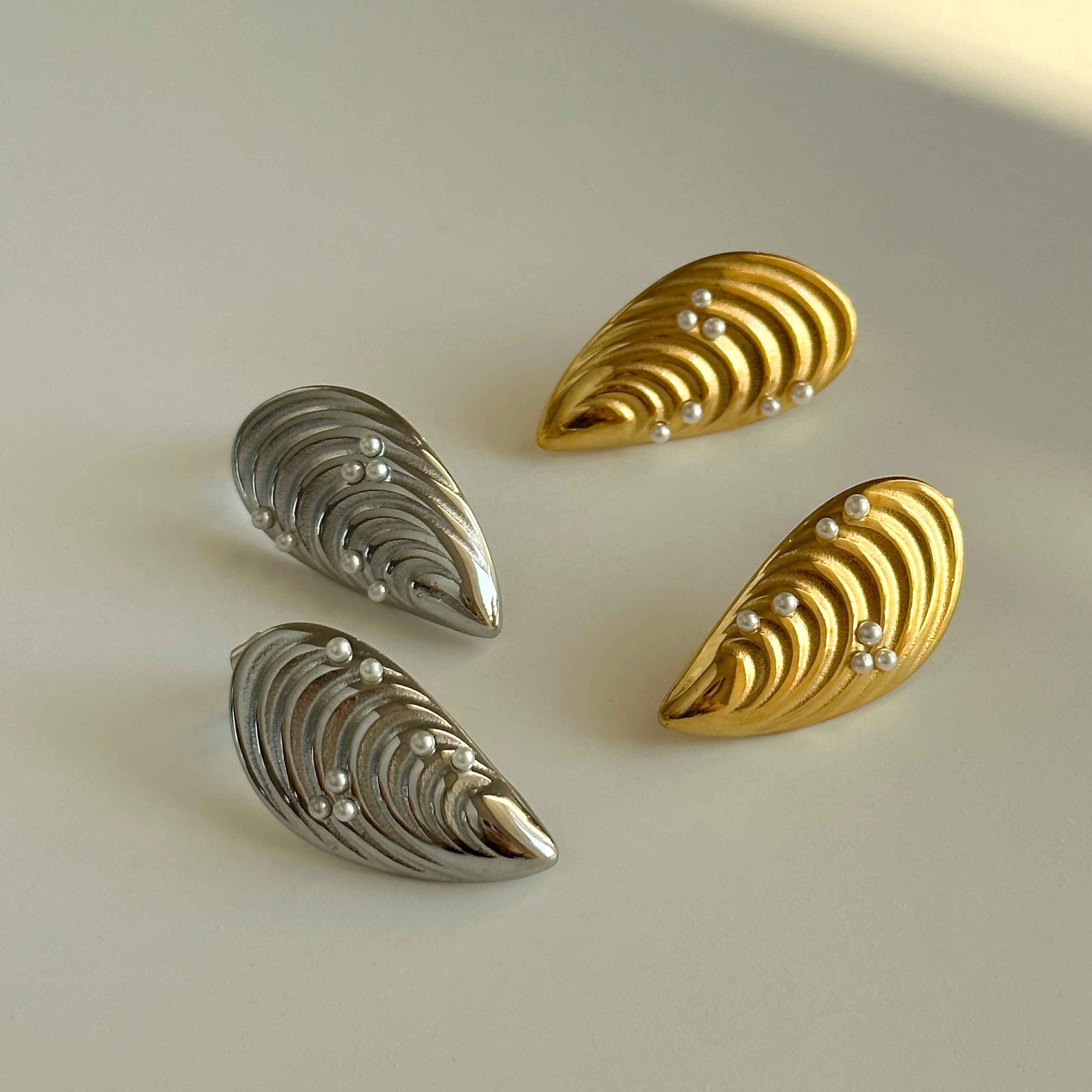 Mussel Shell Studs Earrings